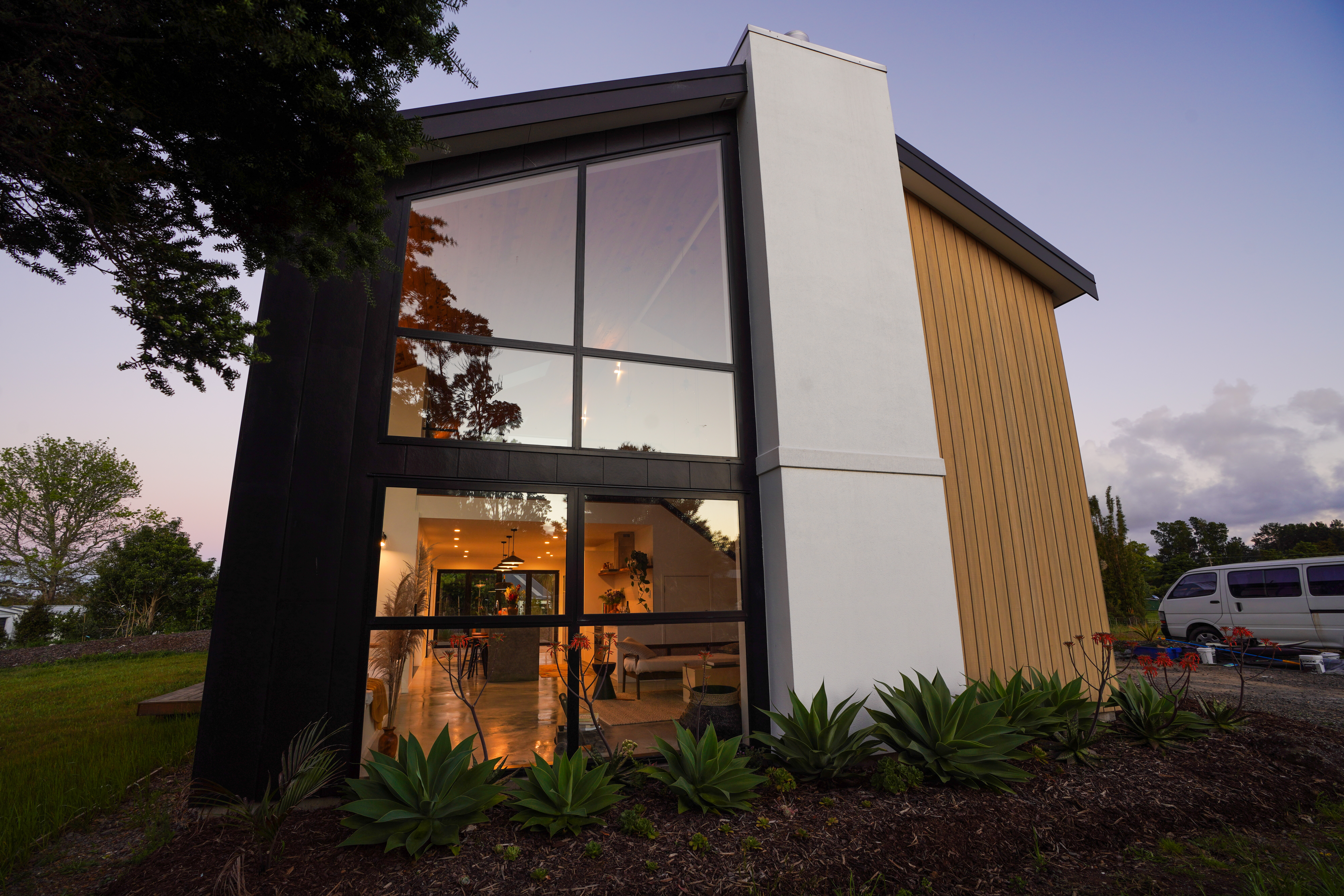 Why Using a Property Manager for Your Airbnb in New Zealand Can Yield Higher Profits Than Traditional Long-Term Rentals